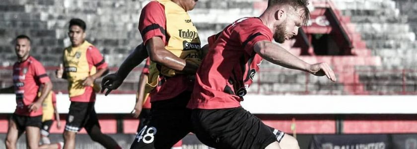 Bali United vs PSIS Semarang